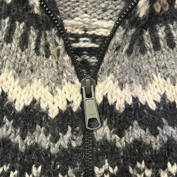 Roots Fairisle Sweater | Size Medium - Picture 5 of 8